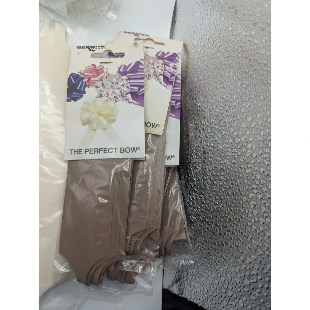 Vtg New Berwick The Perfect Bow Lot Various Sizes Colors and Designs Old Stock‎